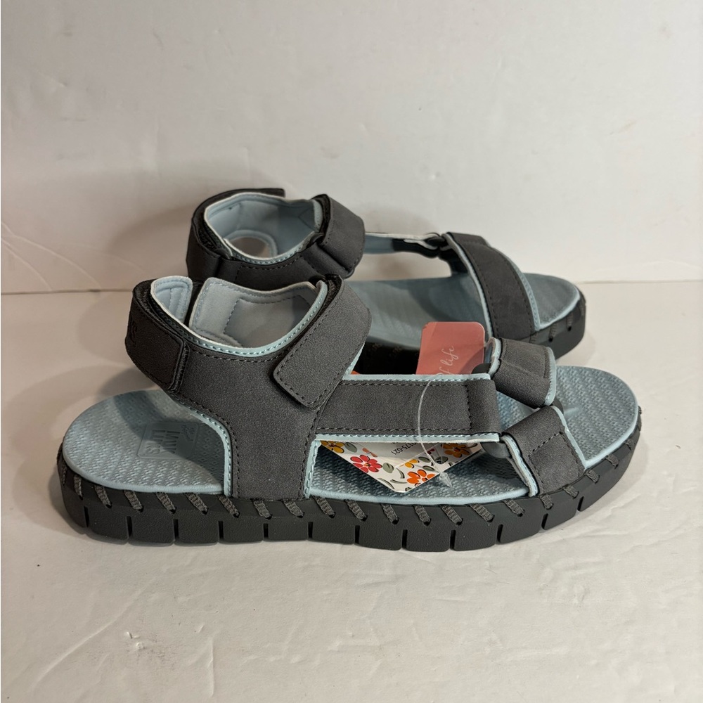 New women’s muk luks sandals